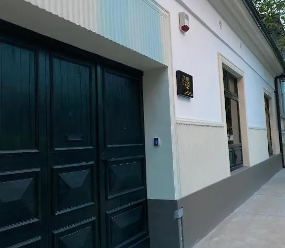 Face 4 Center アパート *