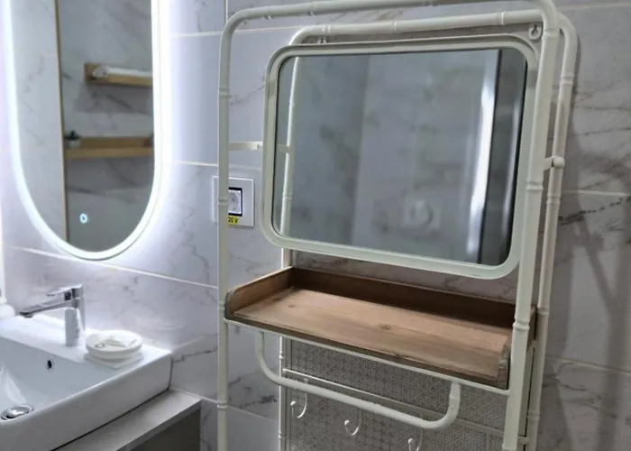 アパート Face 4 Center