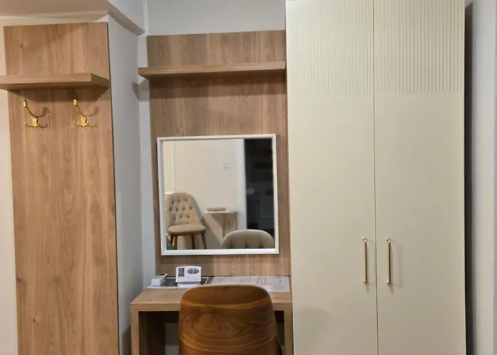 Face 4 Center アパート スボティツァ